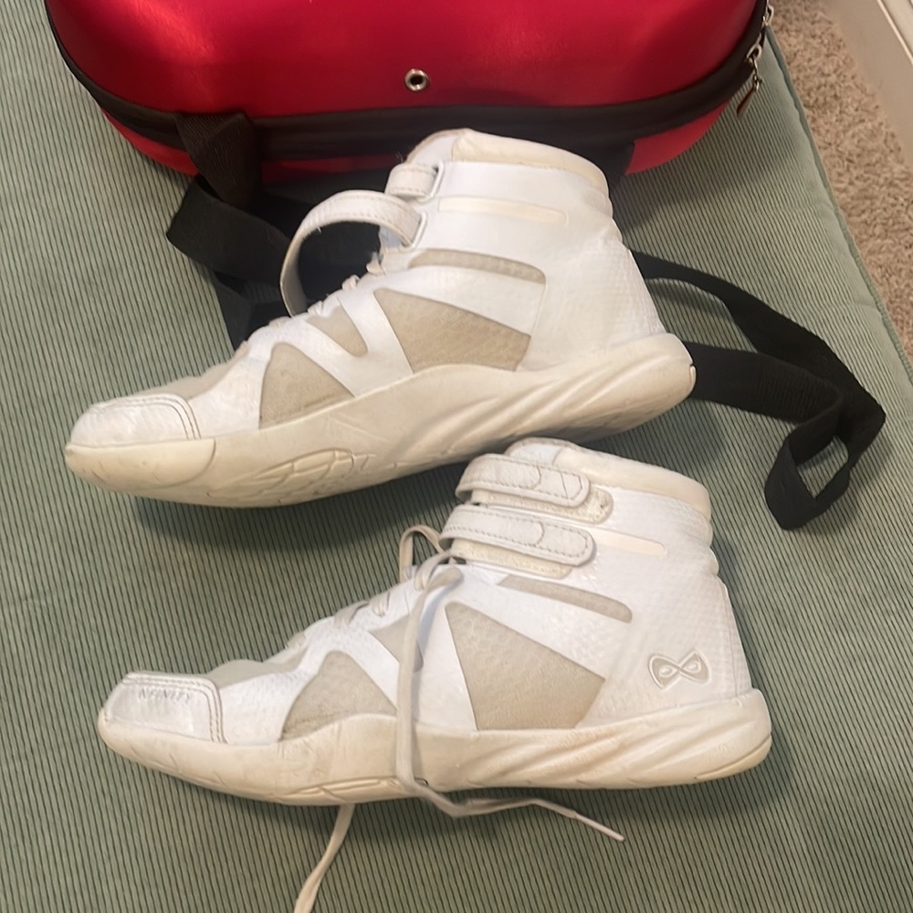 Nfinity Beast size 6 cheer shoes